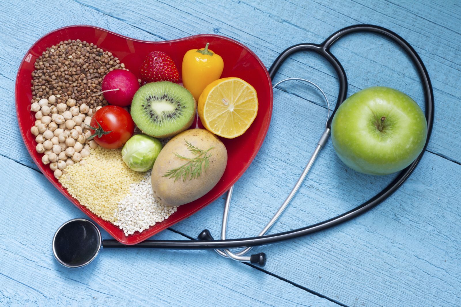 healhty-food-lower-cholesterol-heart-dietistock_000083145271_medium-6724946