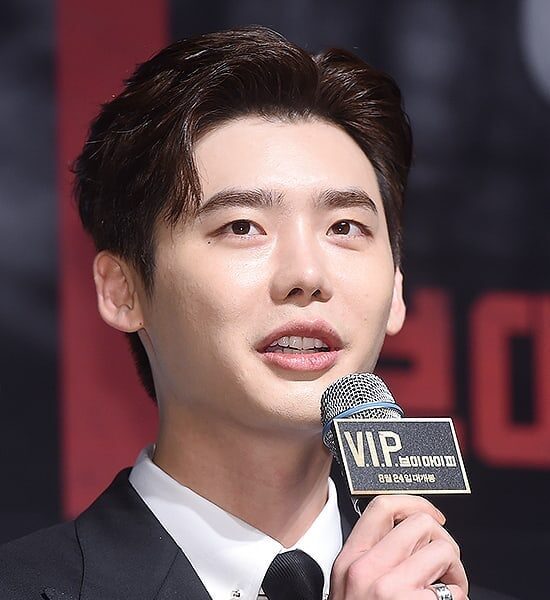 lee-jong-suk-xpn2-6960664