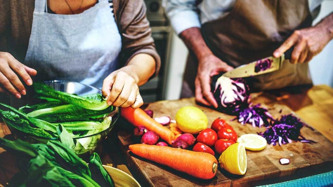 1296x728_your_hypothyroidism_diet_plan-5342907