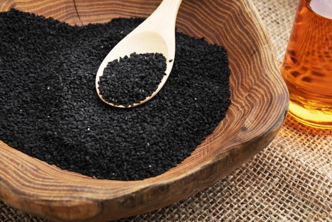 black-seeds-and-black-seed-oil-5180875