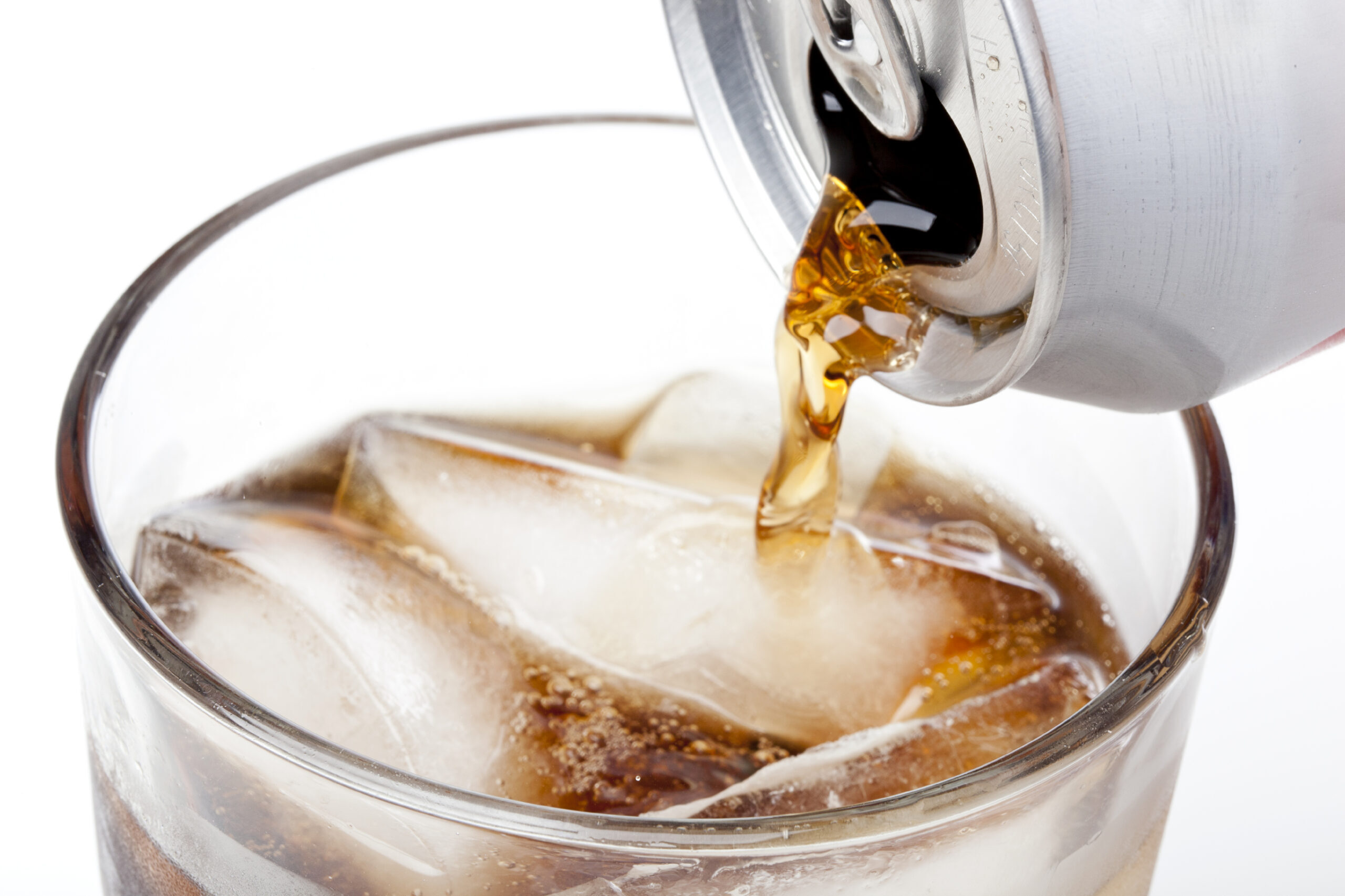 brown-soda-in-a-clear-glass