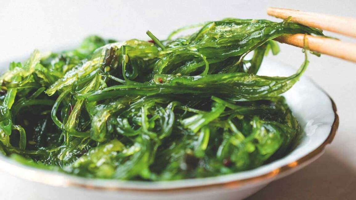 wakame-seaweed-in-bowl-1296x728-4192488